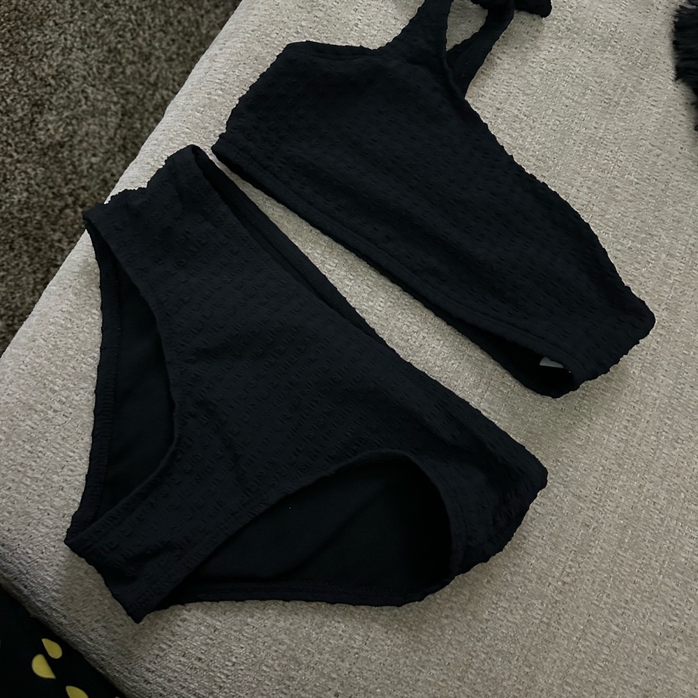 Girls size 10 Gb girls black bikini